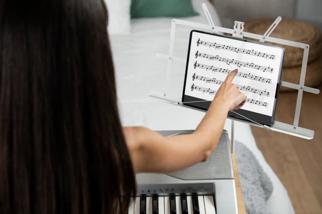 How and Where to Hire Someone to Transcribe Sheet Music for You